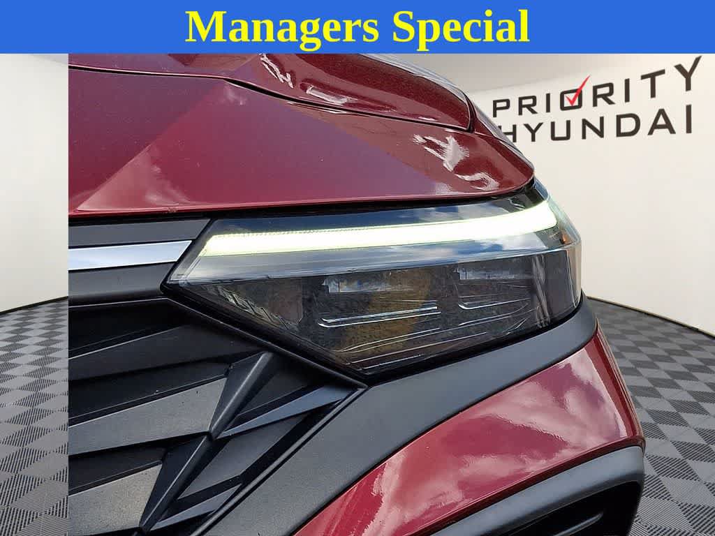 Used 2024 Hyundai Elantra SEL FWD image 8