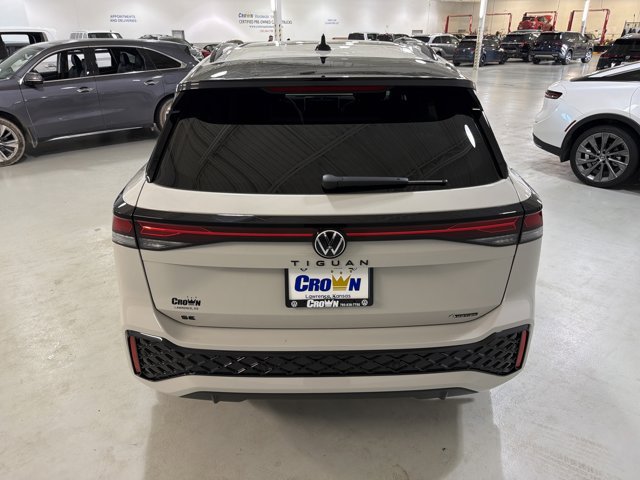 New 2026 Volkswagen Tiguan SE R-Line AWD/4WD image 8