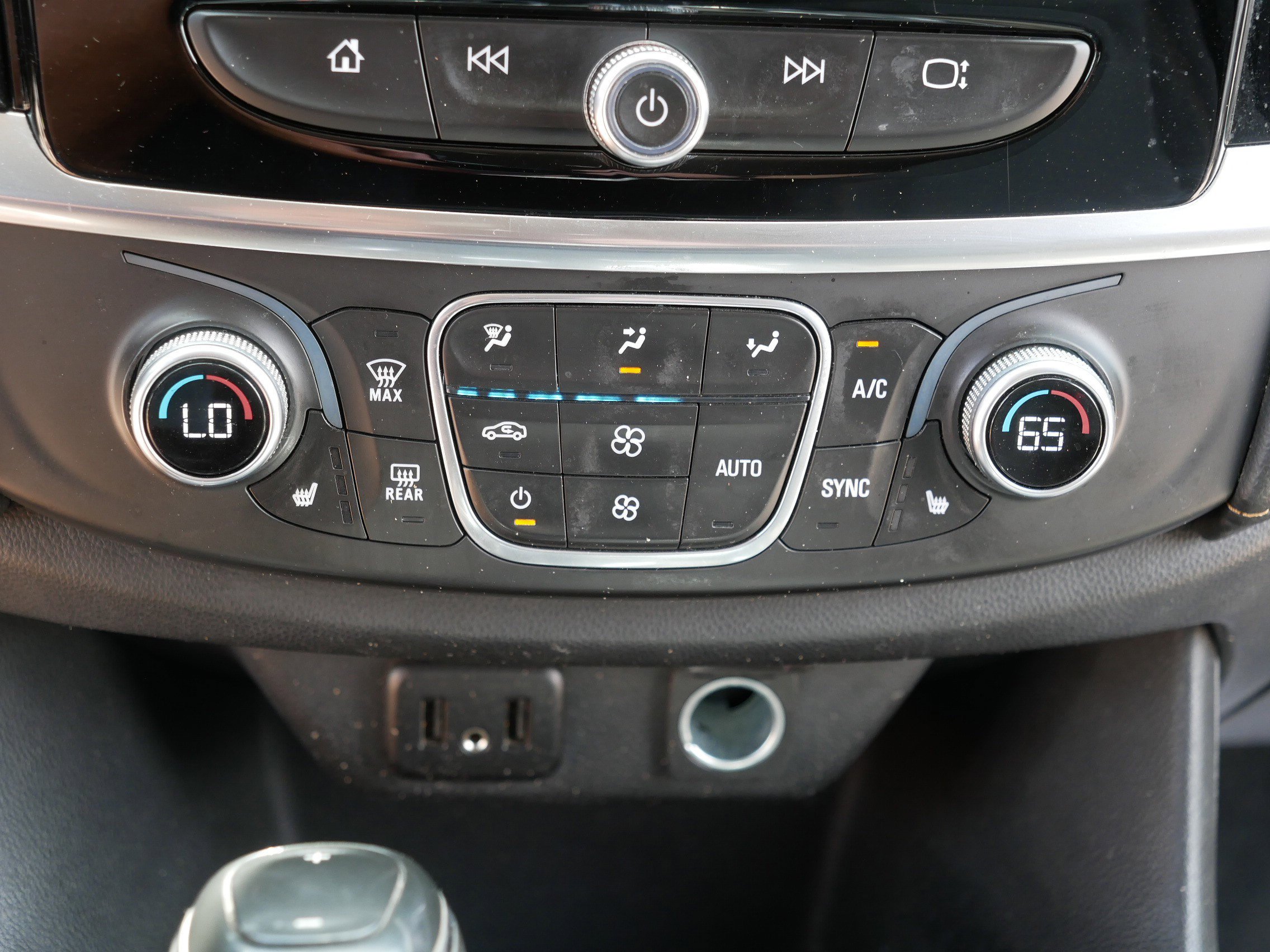 Used 2019 Chevrolet Traverse LT AWD/4WD image 28