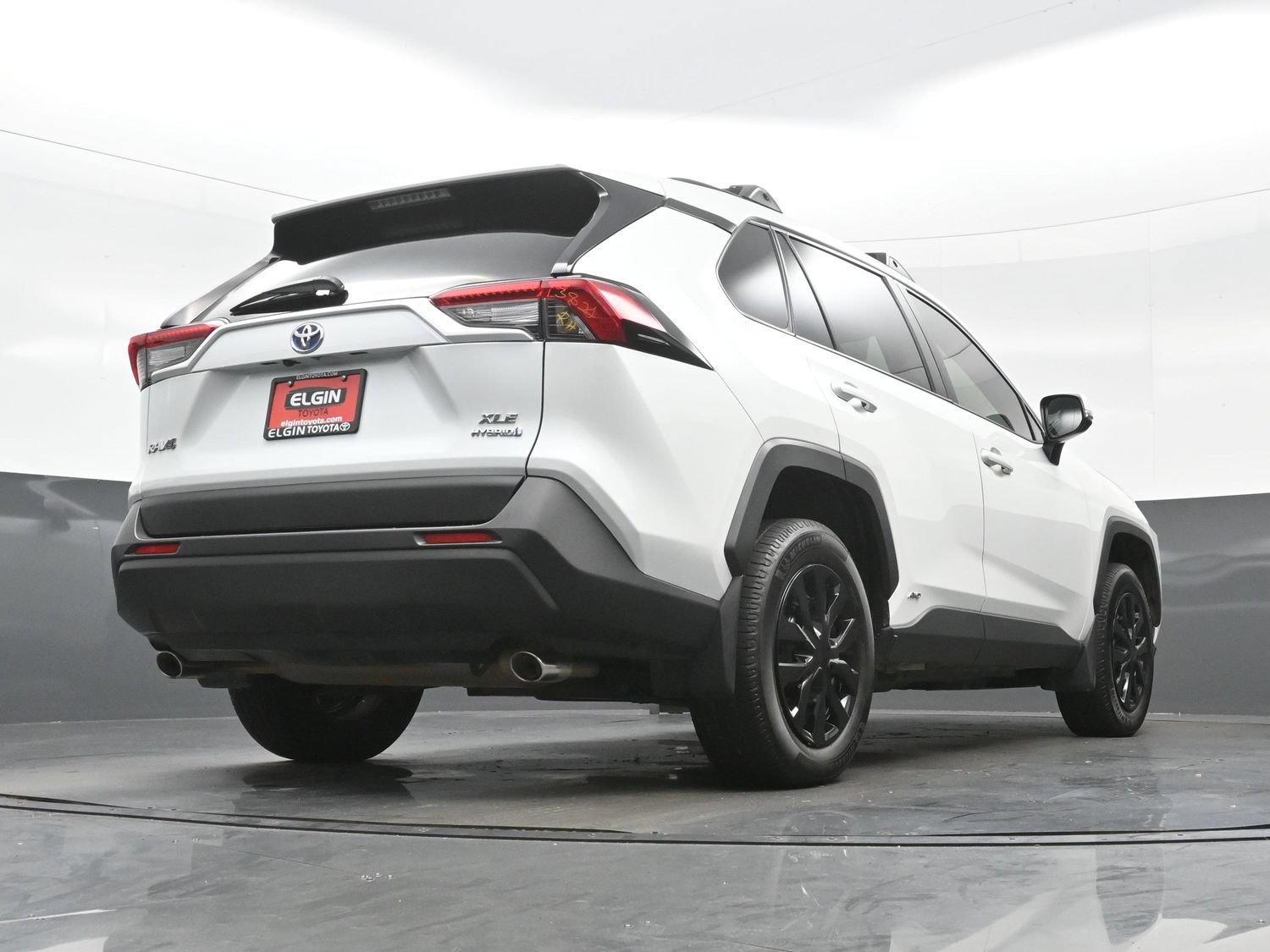 Used 2024 Toyota RAV4 XLE Premium AWD/4WD image 31