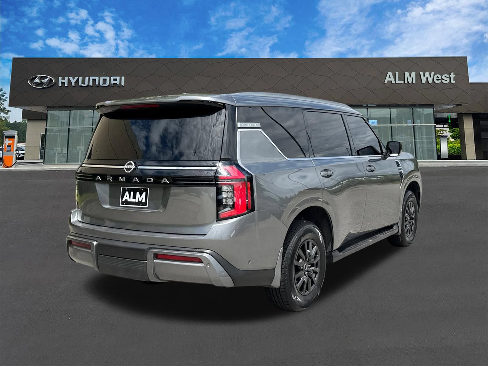 Used 2025 Nissan Armada SV RWD image 5