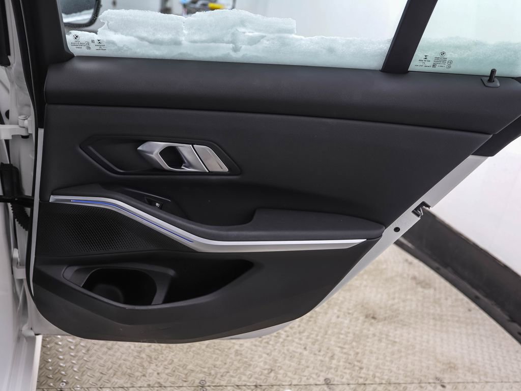 Used 2021 BMW 330e xDrive w/ Convenience Package image 24