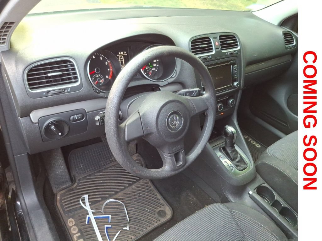 Used 2012 Volkswagen Golf 4-Door FWD image 11