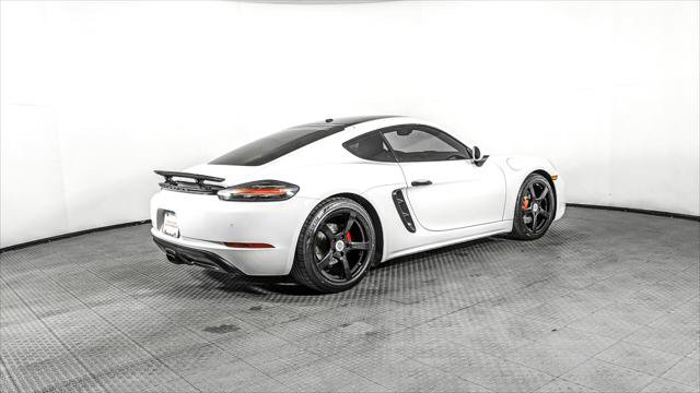 Used 2018 Porsche 718 Cayman RWD image 8
