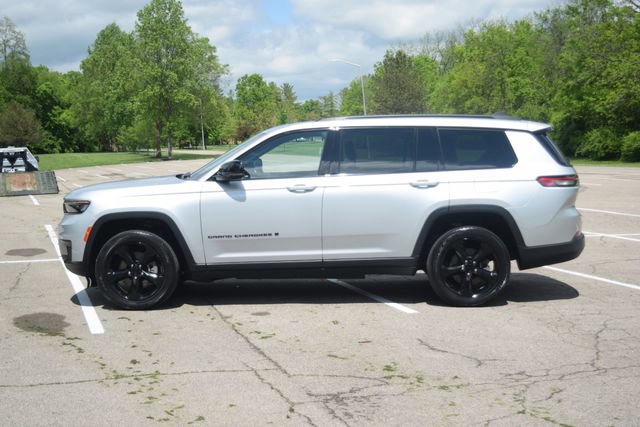 Used 2023 Jeep Grand Cherokee L Laredo AWD/4WD image 25