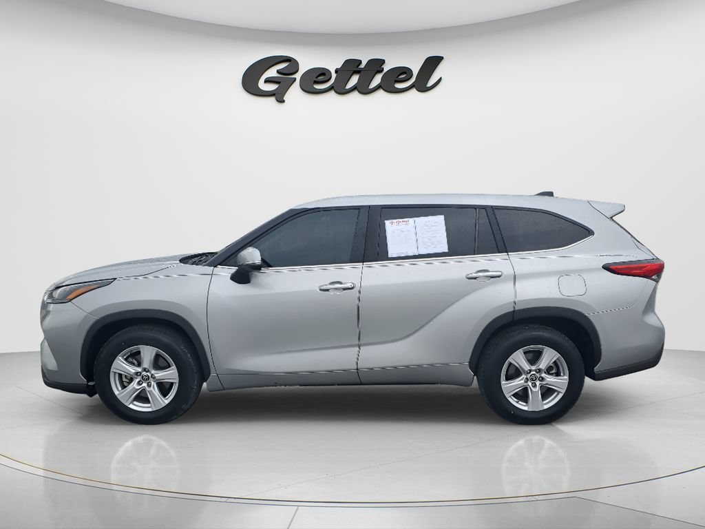 Used 2023 Toyota Highlander LE FWD image 8