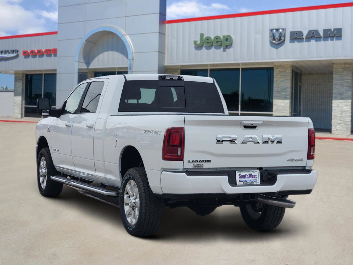 New 2026 RAM 2500 Laramie AWD/4WD image 4