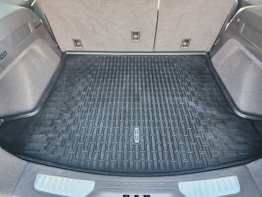 Used 2024 Lincoln Nautilus Black Label w/ Jet Appearance Package (87T) image 17