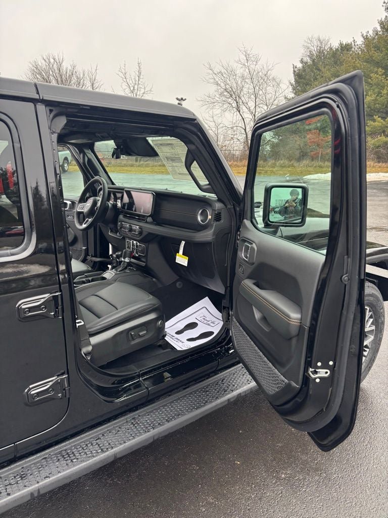 New 2026 Jeep Wrangler Unlimited Sahara image 22