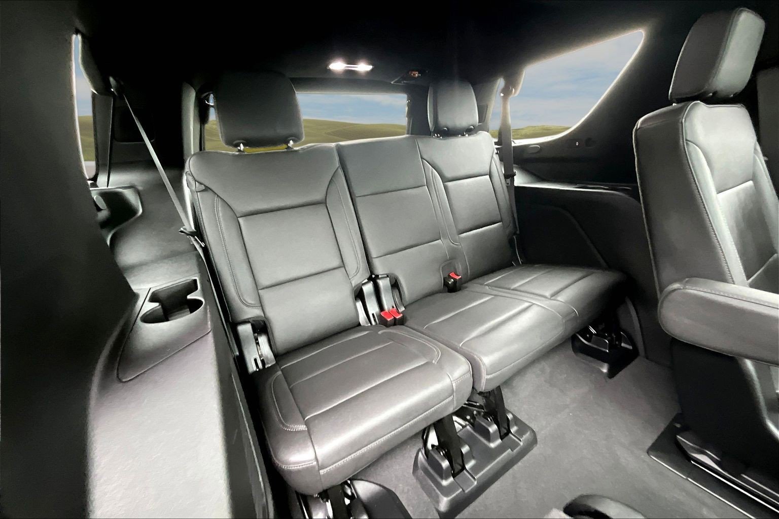 Used 2024 Chevrolet Tahoe Z71 w/ Luxury Package image 17