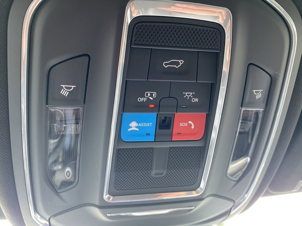 Used 2024 Jeep Grand Cherokee L Limited image 16