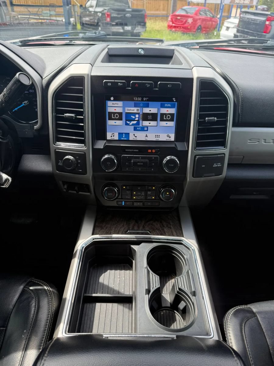 Used 2019 Ford F350 Lariat w/ Lariat Value Package AWD/4WD image 24