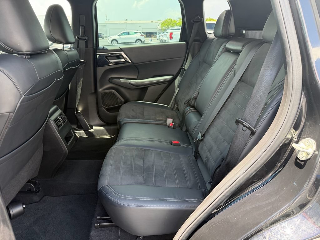 Used 2023 Mitsubishi Outlander SE FWD image 12