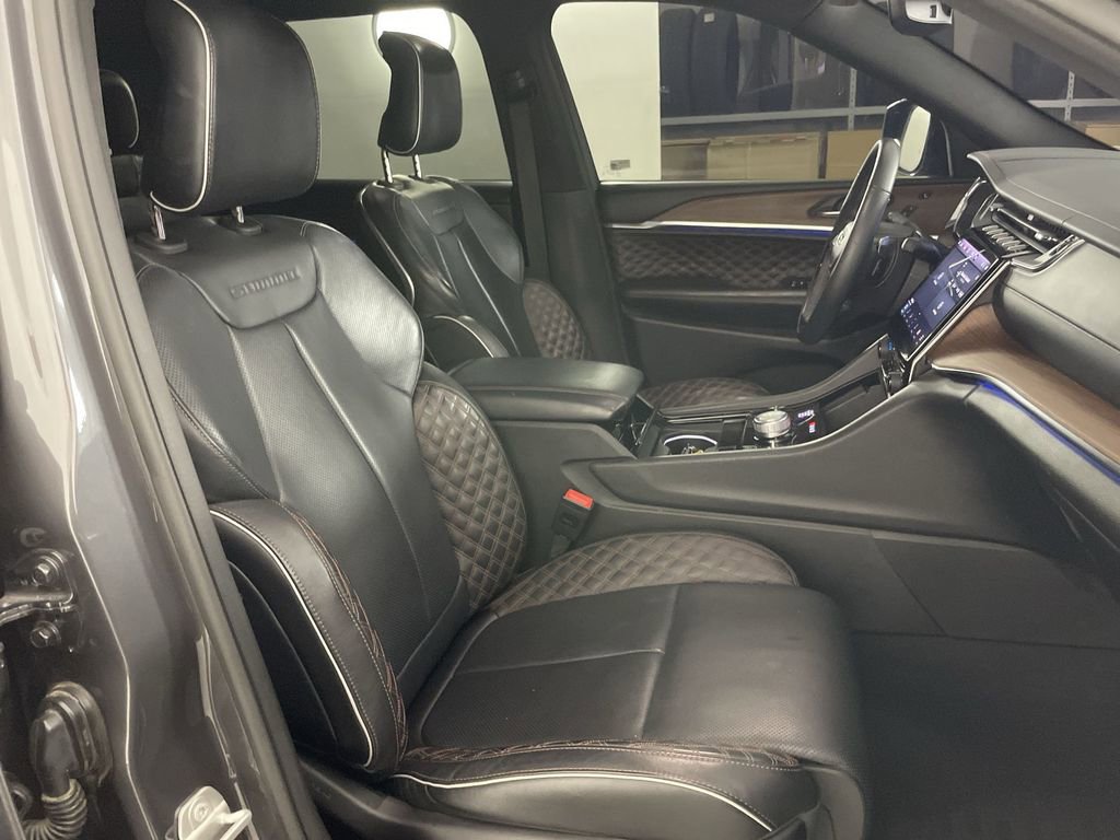 Used 2024 Jeep Grand Cherokee L Summit w/ High Altitude Package image 28