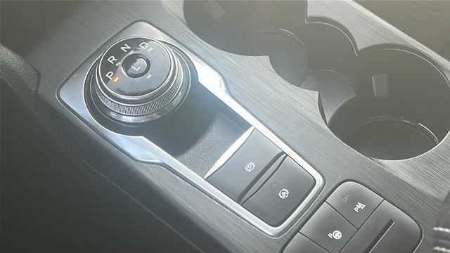 Used 2021 Ford Escape Titanium image 31