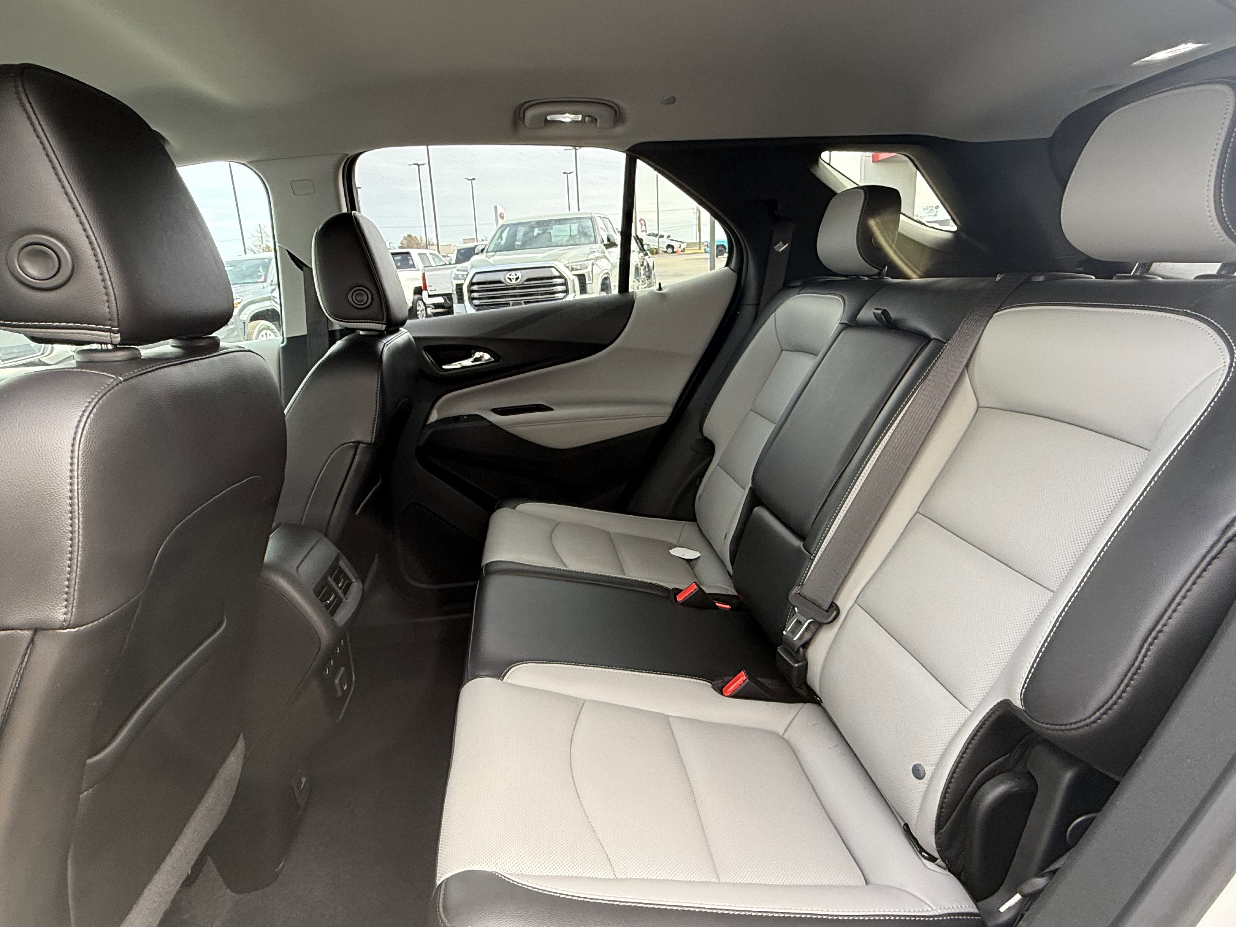 Used 2019 Chevrolet Equinox Premier image 10