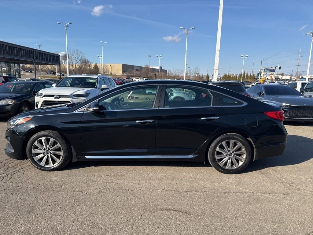 Used 2016 Hyundai Sonata Sport w/ Option Group 02 image 8