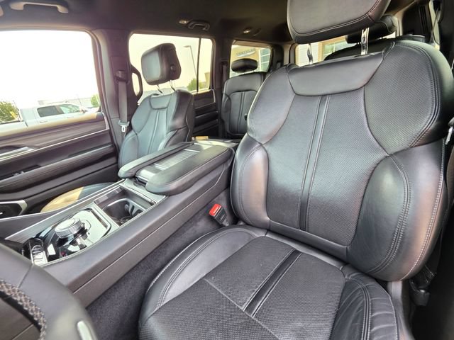 Used 2024 Jeep Wagoneer Series II AWD/4WD image 25