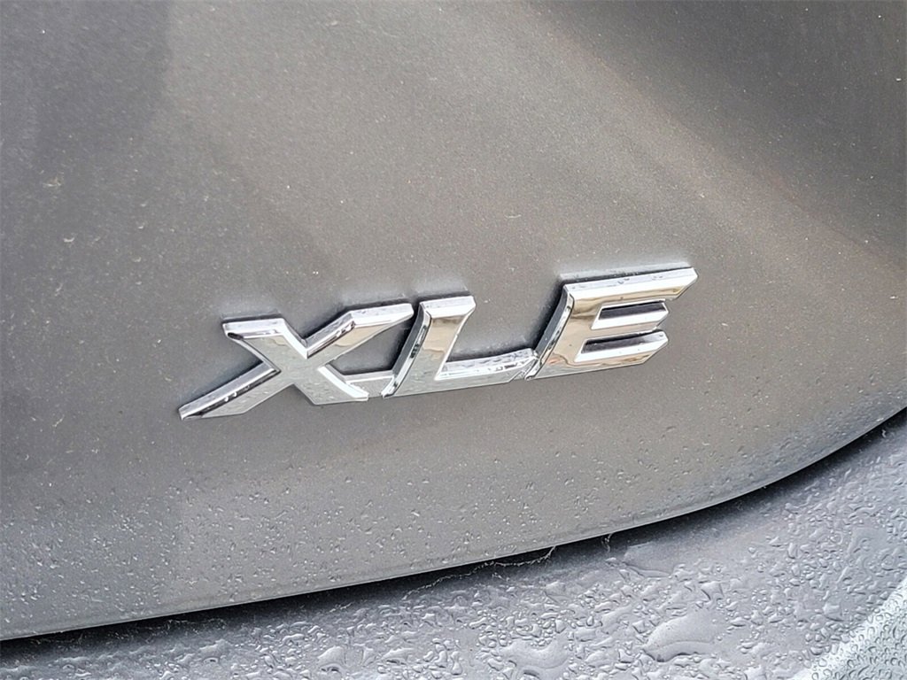 Used 2025 Toyota Camry XLE image 8