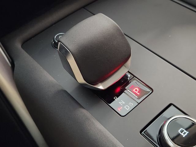New 2026 Land Rover Discovery Limited Edition AWD/4WD image 19