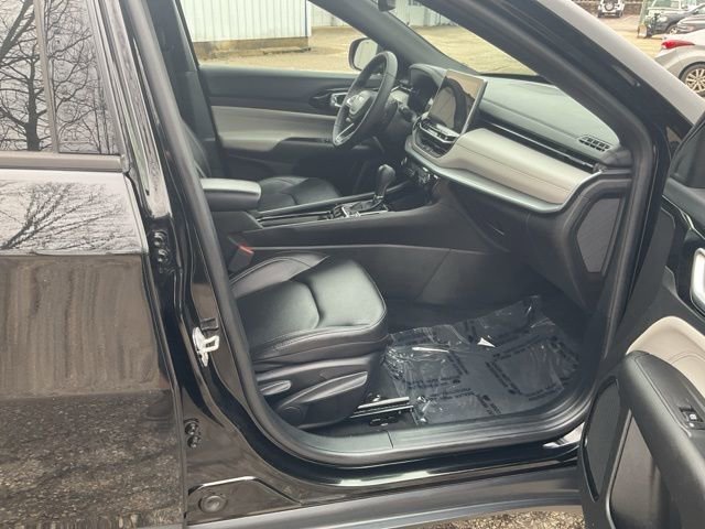 Used 2025 Jeep Compass Limited image 22