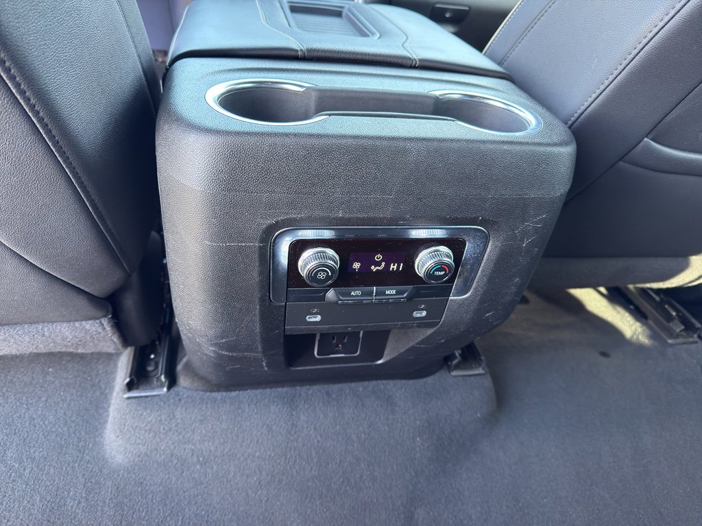 Used 2024 GMC Yukon XL SLT image 26