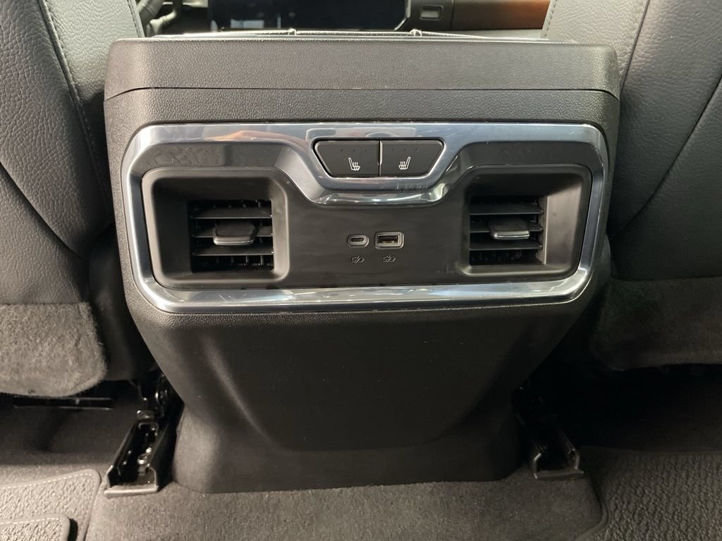 Used 2024 GMC Sierra 3500 Denali AWD/4WD image 22