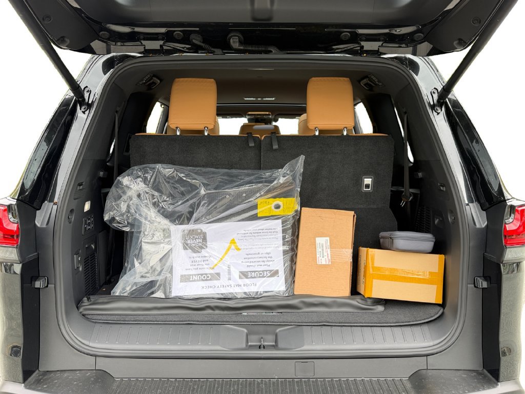 New 2026 Lexus LX 600 4WD w/ Luxury Package image 10