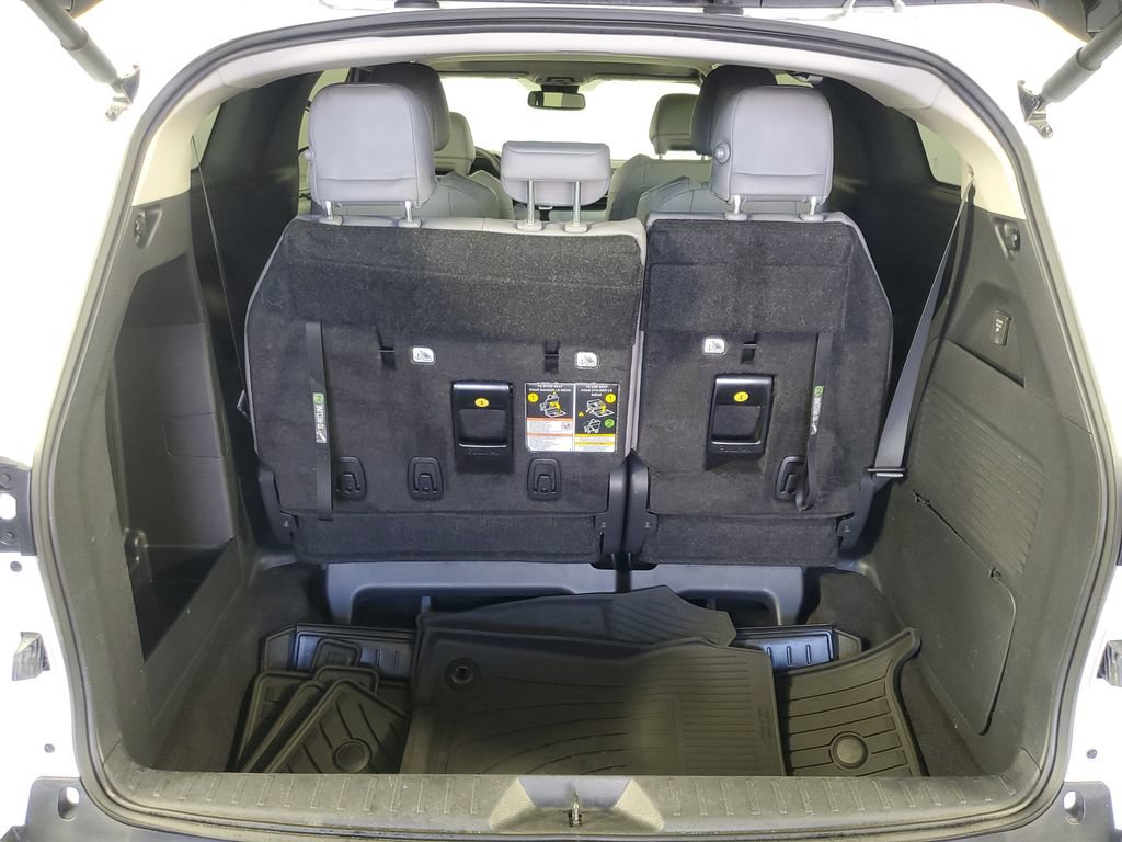 Used 2025 Toyota Sienna XLE w/ XLE Plus Package FWD image 33