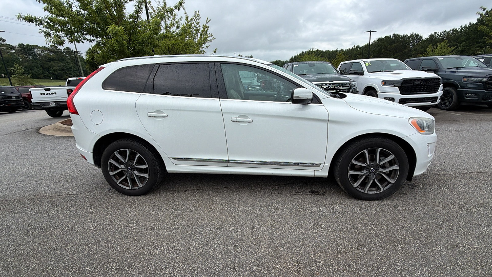 Used 2016 Volvo XC60 T5 Premier AWD/4WD image 7