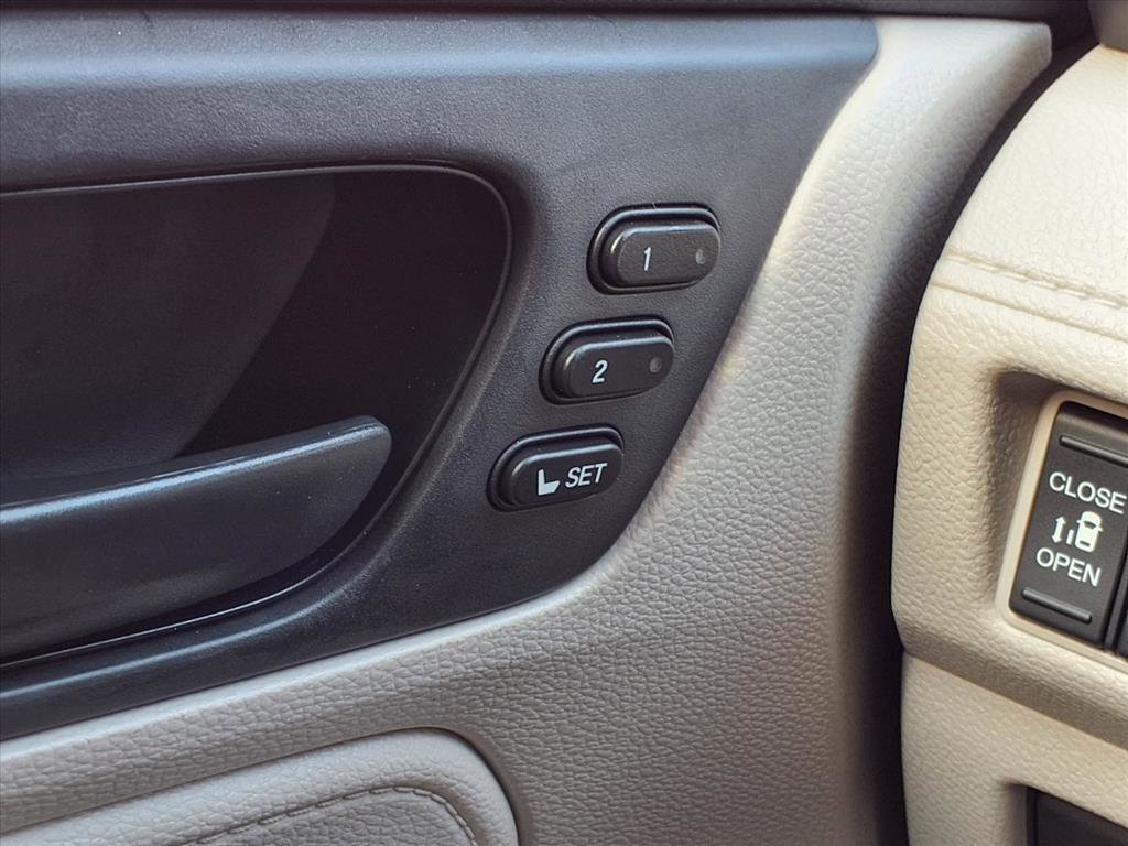 Used 2025 Honda Odyssey EX-L image 18