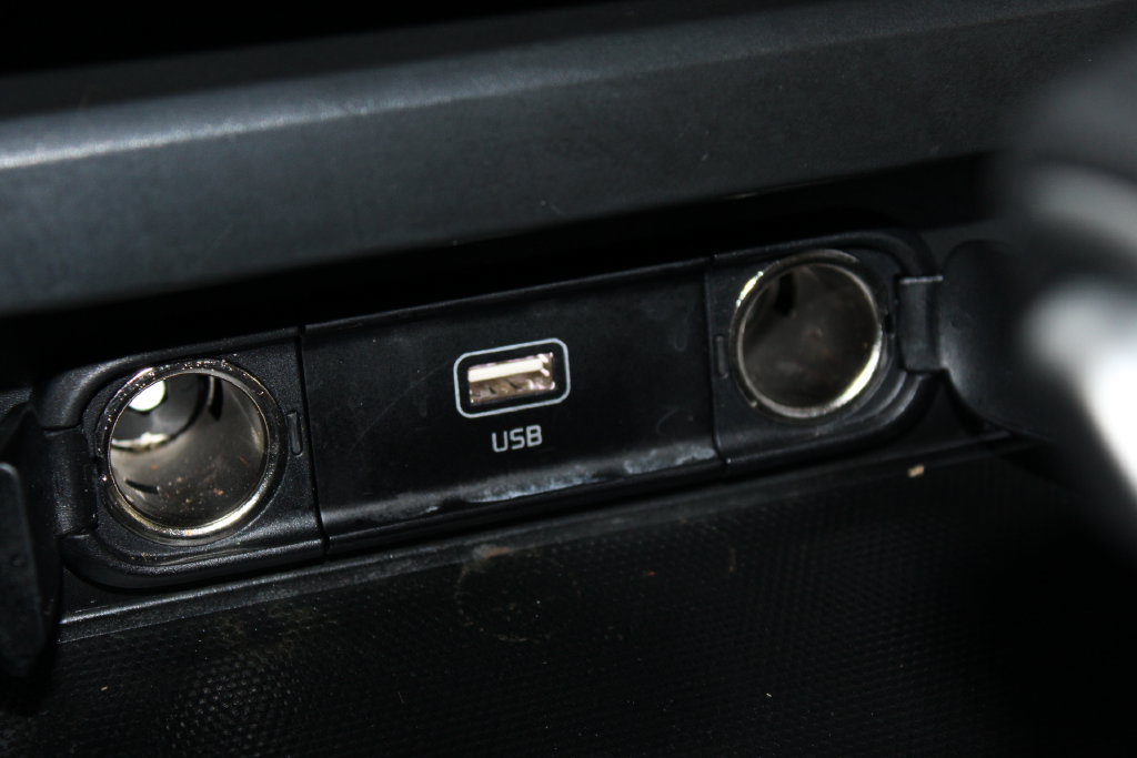 Used 2025 Kia Soul LX w/ LX Technology Package FWD image 42