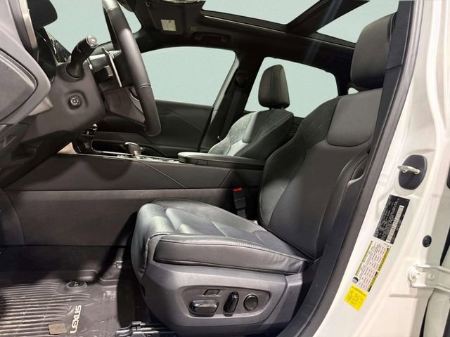 Used 2025 Lexus RX 350 w/ Convenience Package image 28
