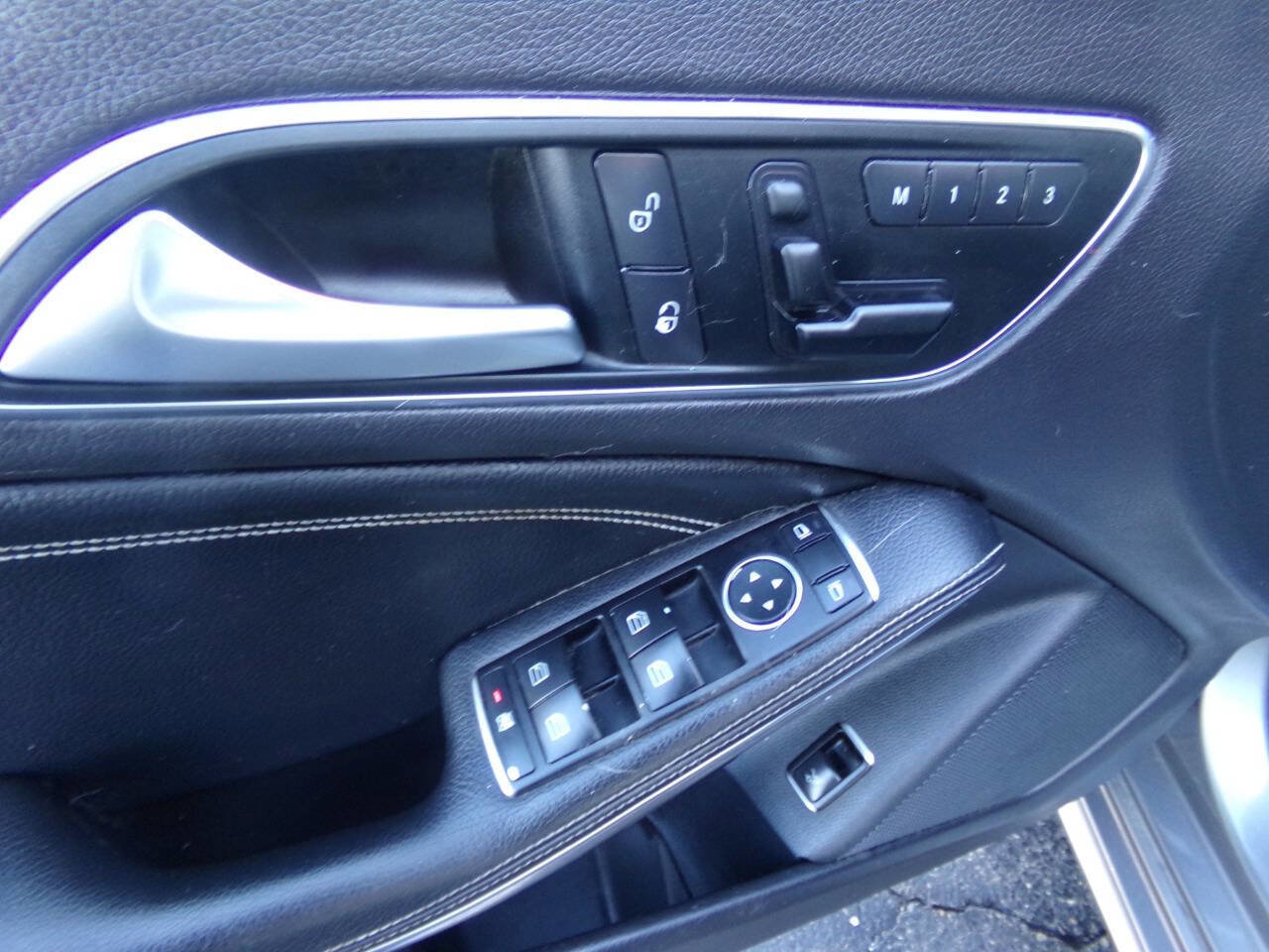 Used 2014 Mercedes-Benz CLA 250 image 17
