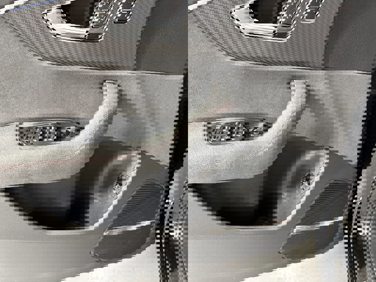 Certified 2025 Audi RS Q8 performance w/ Matte Carbon Package AWD/4WD image 10