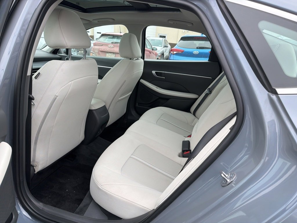 Certified 2024 Hyundai Sonata SEL w/ Convenience Package image 16