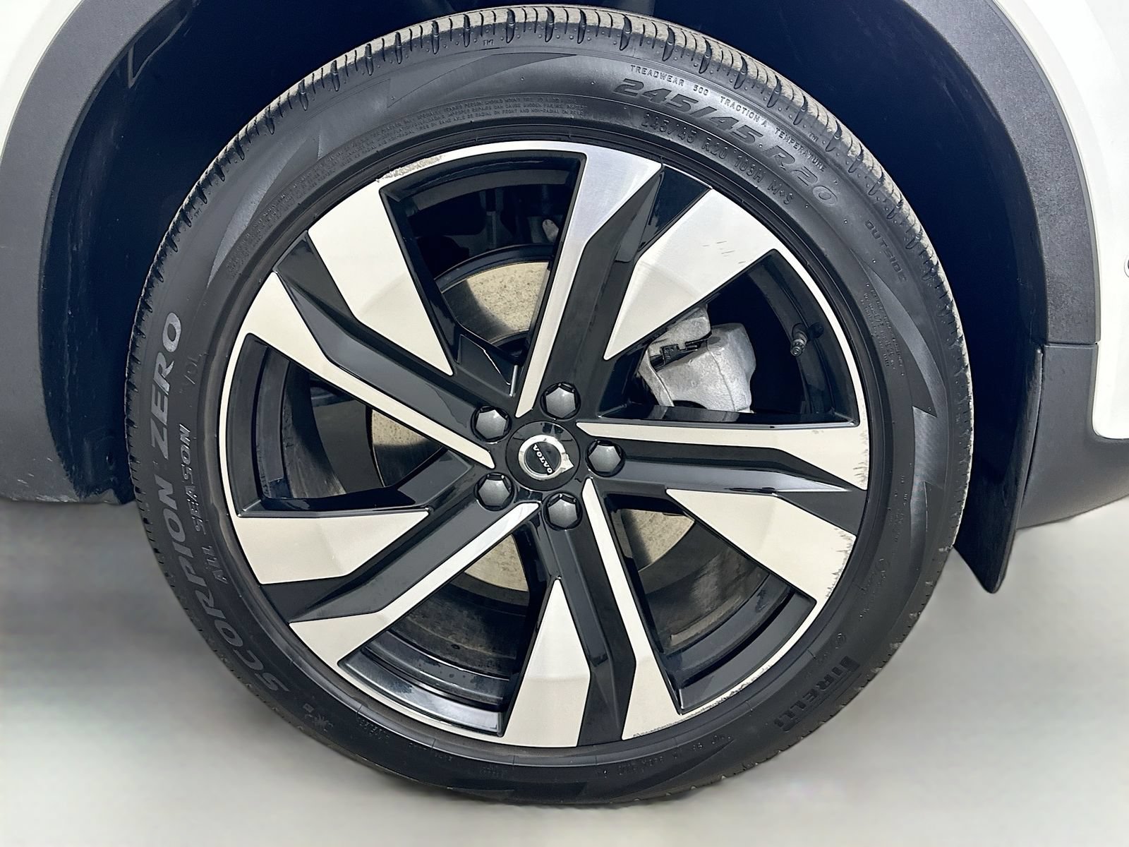 Used 2024 Volvo XC40 B5 Ultimate w/ Climate Package AWD/4WD image 10
