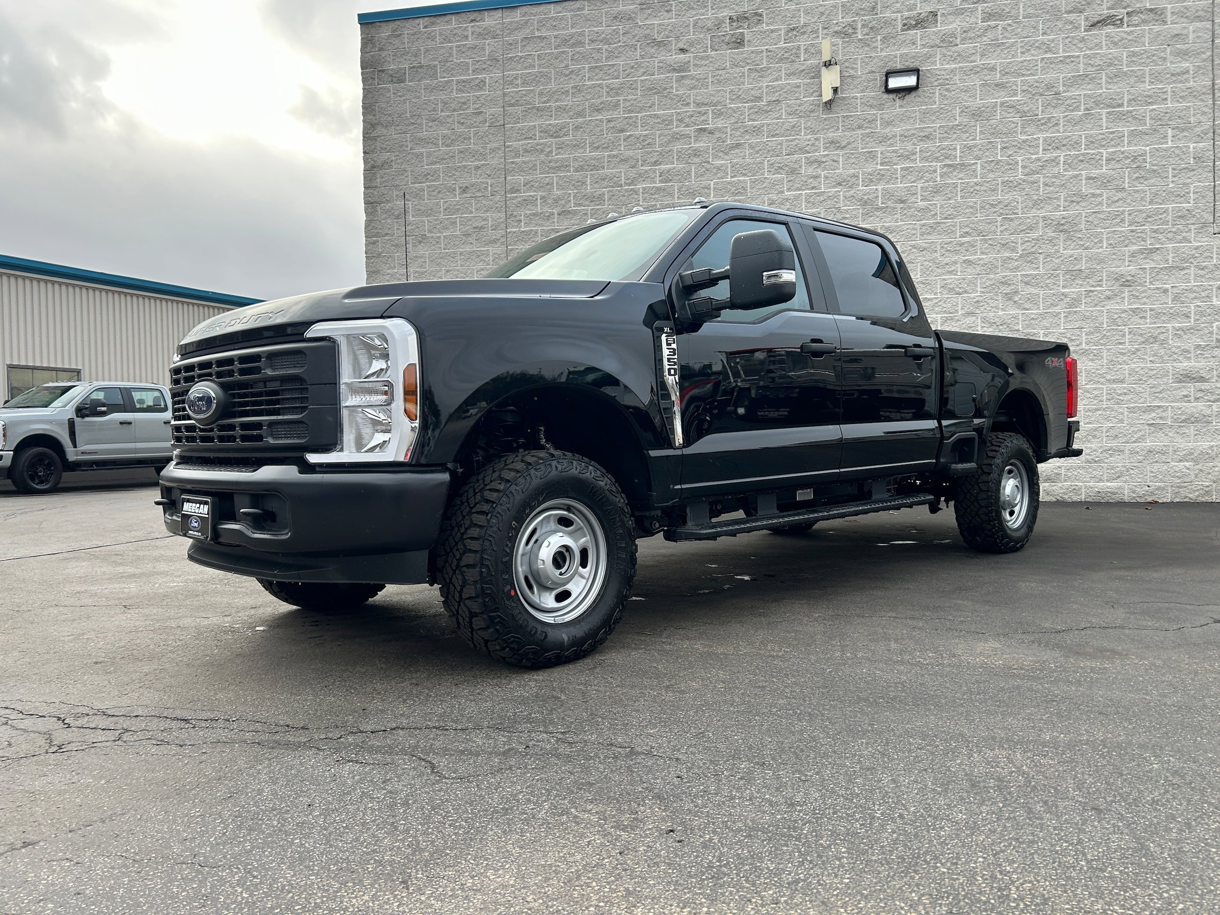 New 2026 Ford F350 XL w/ XL Off-Road Package AWD/4WD image 3