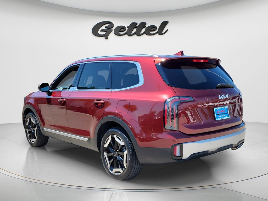 Used 2023 Kia Telluride EX w/ EX Captain's Chair Package image 7