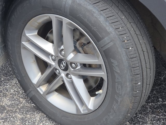 Used 2017 Hyundai Santa Fe Sport AWD/4WD image 7
