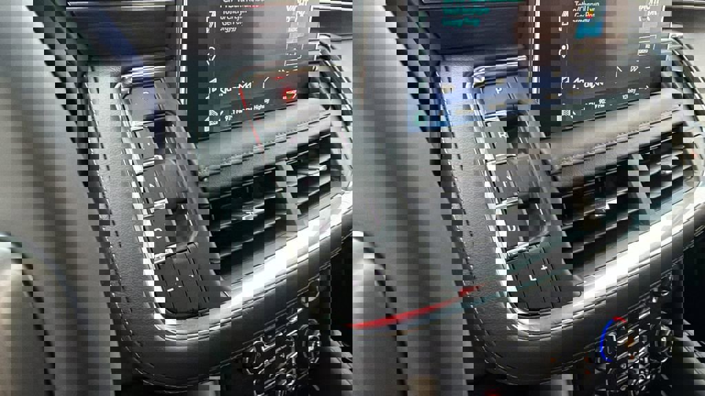 Certified 2024 Chevrolet Suburban Z71 w/ Luxury Package image 30