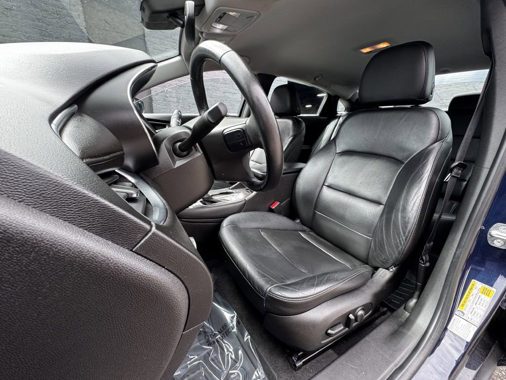 Used 2016 Chevrolet Malibu LT w/ Leather Package FWD image 13