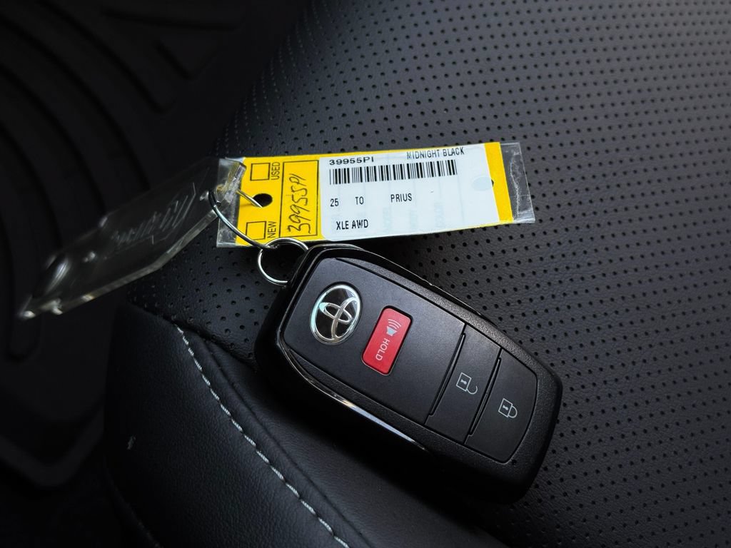 Certified 2025 Toyota Prius XLE AWD/4WD image 30