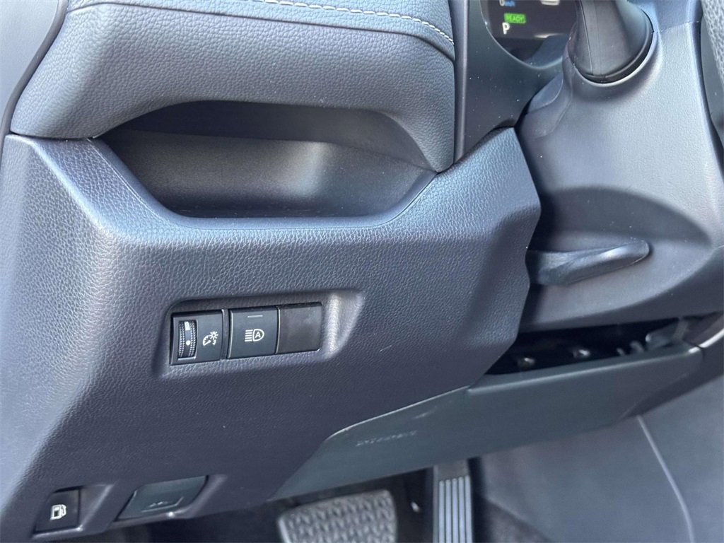 Used 2025 Toyota RAV4 XLE image 9