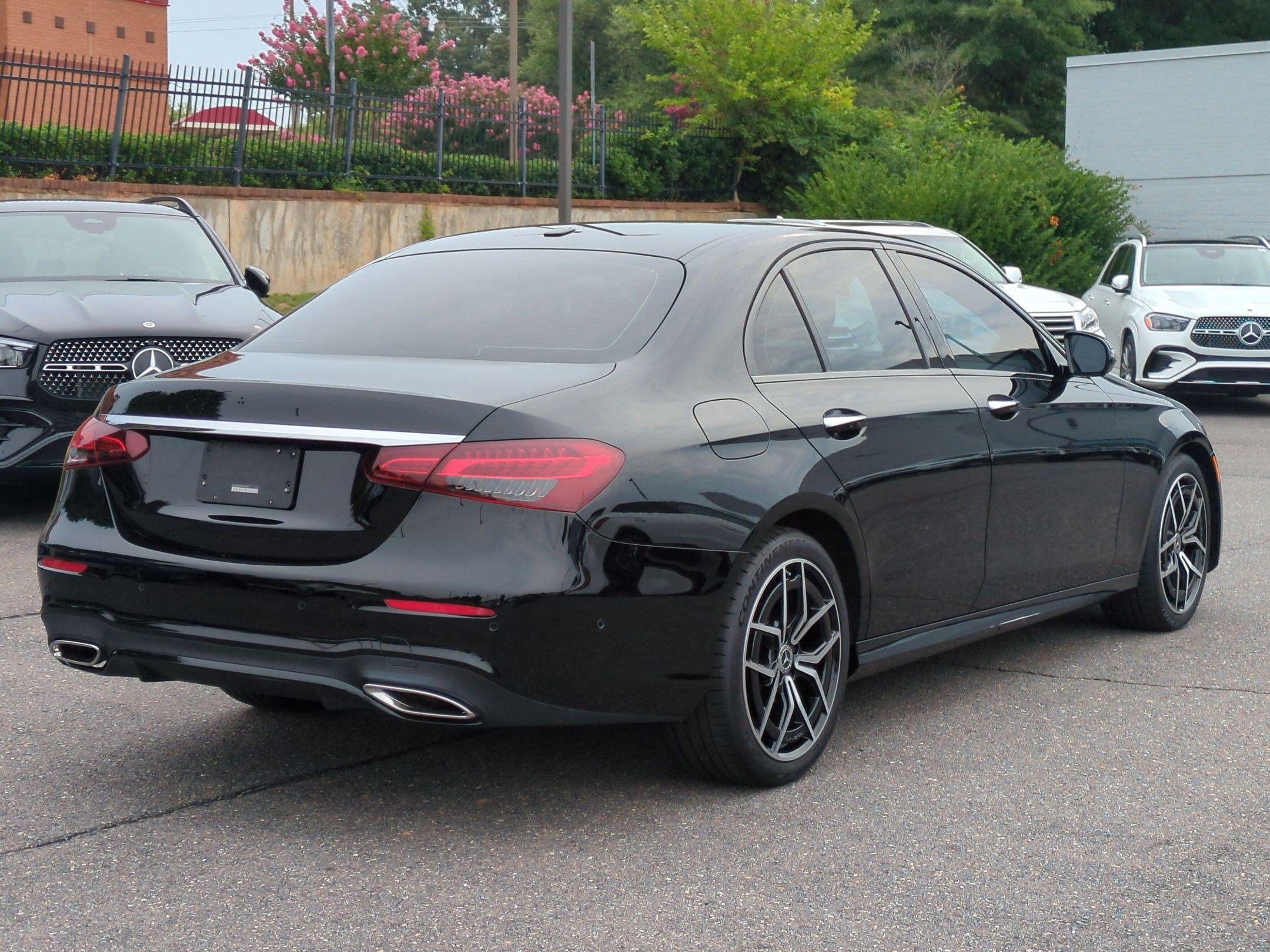 Used 2023 Mercedes-Benz E 350 Sedan image 3