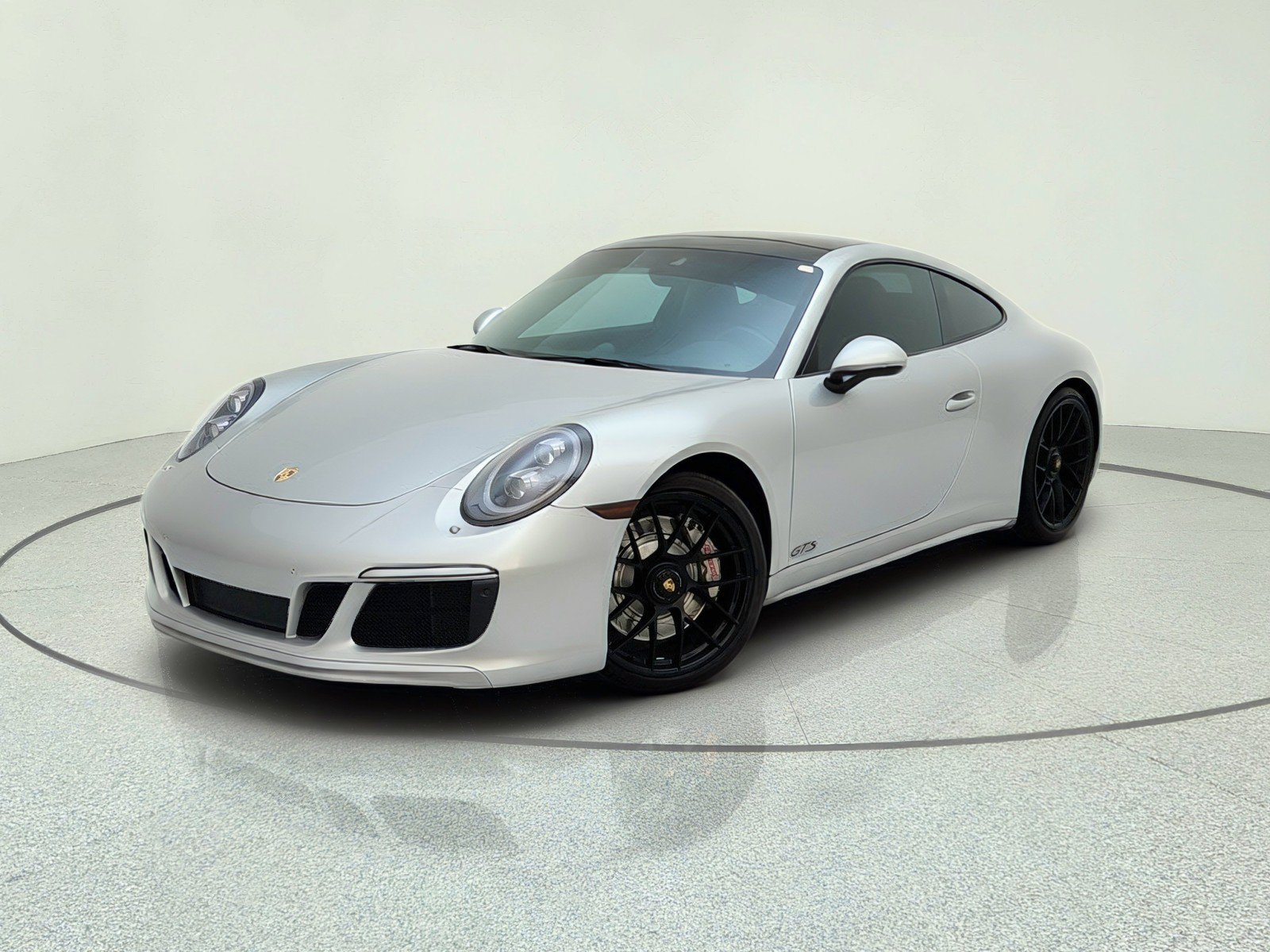 Used 2017 Porsche 911 Carrera GTS RWD image 2