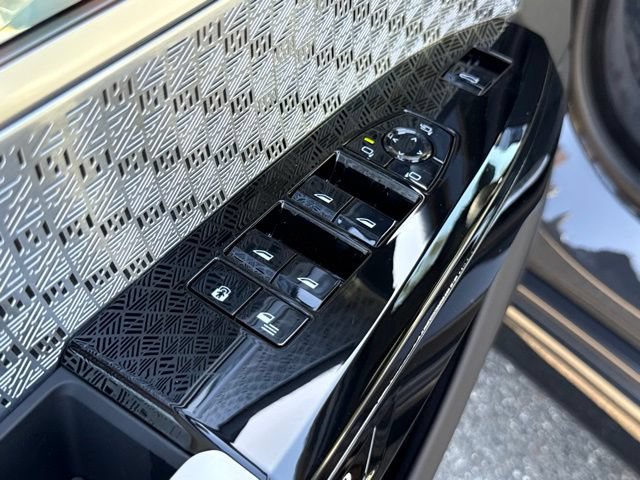 New 2026 BMW 750e xDrive AWD/4WD image 16