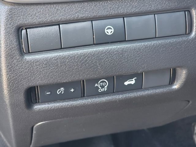 Used 2024 Nissan Rogue SV image 27