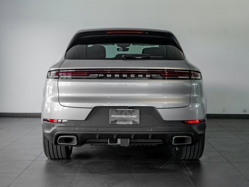 Certified 2025 Porsche Cayenne AWD/4WD image 5