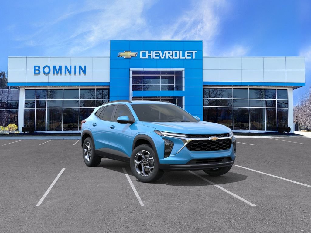 New 2026 Chevrolet Trax LT w/ LT Convenience Package FWD image 2
